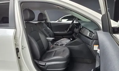 Kia Niro 2017, 107052 км, за 9230.97 USD - фото 26
