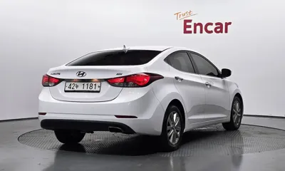 Hyundai Avante 2015, 95622 км, за 4937.55 USD