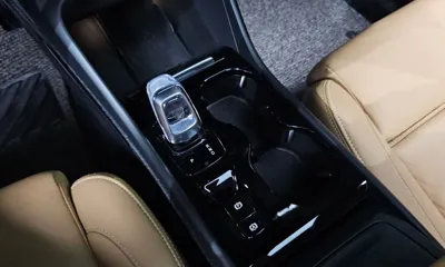 Volvo XC40 2020, 62180 км, за 17486.83 USD - фото 9