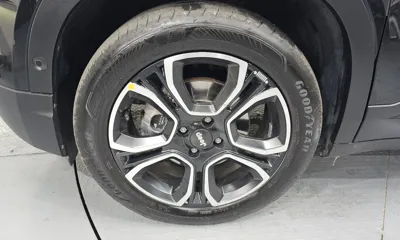 Jeep Avenger 2024, 8008 км, за 18962.67 USD