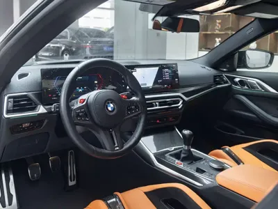BMW M4 2023, 10000 км, за 136733.87 USD - фото 9