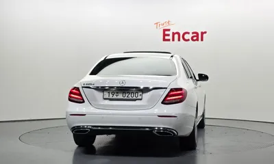 Mercedes-Benz E-Class 2017, 125643 км, за 11159.25 USD