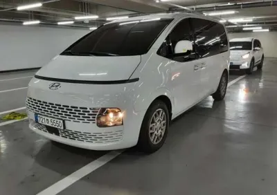 Hyundai Staria 2023, 96517 км, за 3859.79 USD