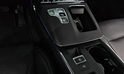 Hyundai Grandeur 2022, 62885 км, за 16279.21 USD - фото 9