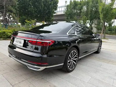 Audi A8 2019, 110000 км, за 44701.9 USD