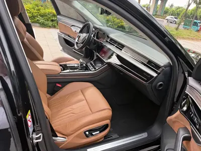 Audi A8 2019, 110000 км, за 44701.9 USD - фото 9