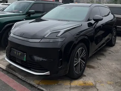Lynk & Co 08 EM-P · 2025 год