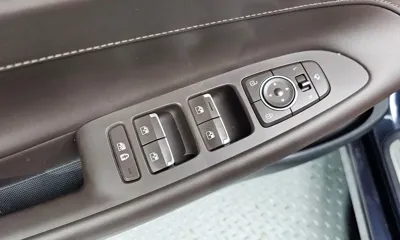 Hyundai Grandeur 2021, 98519 км, за 14113.17 USD - фото 32