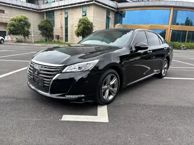 Toyota Crown · 2016 год