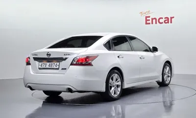 Nissan Altima 2015, 206024 км, за 2297.49 USD