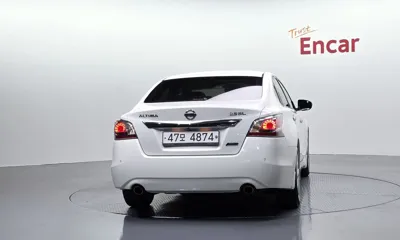 Nissan Altima 2015, 206024 км, за 2297.49 USD