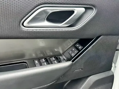 Land Rover Velar 2018, 118000 км, за 22742.61 USD - фото 15