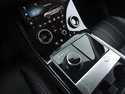 Land Rover Velar 2018, 118000 км, за 22742.61 USD - фото 25