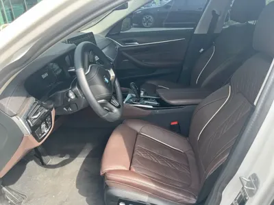 BMW 5-Series 2023, 21500 км, за 25370.83 USD