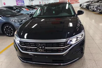 Volkswagen Passat 2025, 7500 км, за 23704 USD