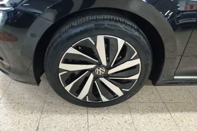 Volkswagen Passat 2025, 7500 км, за 23704 USD - фото 12