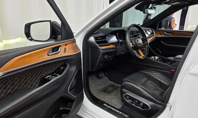 Jeep Cherokee 2023, 54624 км, за 38729.16 USD - фото 10