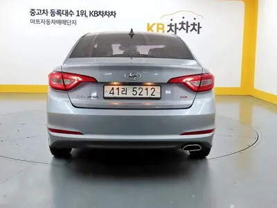 Hyundai Sonata 2015, 256359 км, за 2602.14 USD