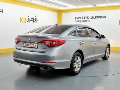 Hyundai Sonata 2015, 256359 км, за 2602.14 USD