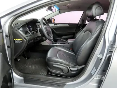 Hyundai Sonata 2015, 256359 км, за 2602.14 USD