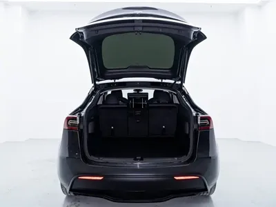 Tesla Model Y 2024, 40300 км, за 26456.23 USD - фото 9