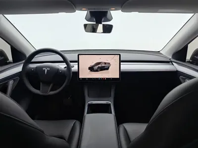 Tesla Model Y 2024, 40300 км, за 26456.23 USD - фото 20