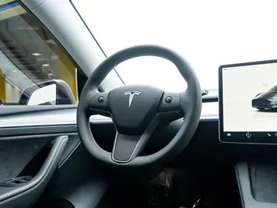 Tesla Model Y 2024, 40300 км, за 26456.23 USD - фото 21