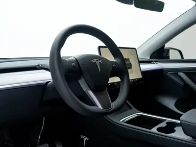 Tesla Model Y 2024, 40300 км, за 26456.23 USD - фото 22