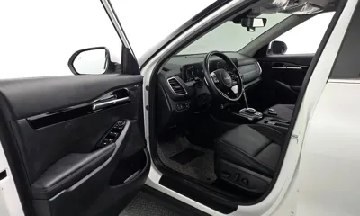 Kia Seltos 2025, 14208 км, за 17161.8 USD - фото 10