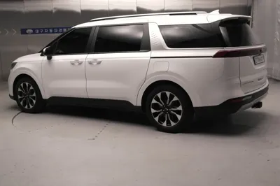 Kia Canival 2021, 174011 км, за 11433.23 USD