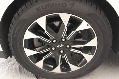 Kia Canival 2021, 174011 км, за 11433.23 USD