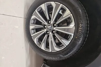 Buick Envision 2025, 6200 км, за 23812 USD - фото 16
