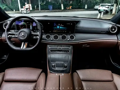 Mercedes-Benz E-Class 2022, 98000 км, за 33224.64 USD
