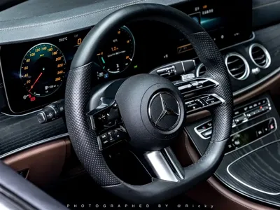 Mercedes-Benz E-Class 2022, 98000 км, за 33224.64 USD