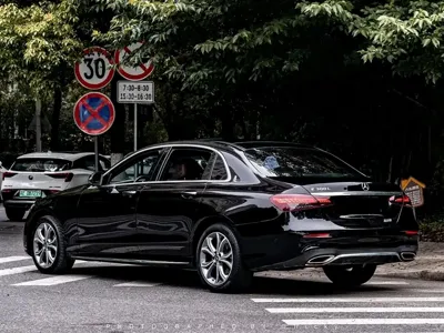 Mercedes-Benz E-Class 2022, 98000 км, за 33224.64 USD - фото 11