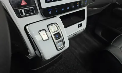 Hyundai Staria 2025, 38291 км, за 30062.76 USD - фото 9