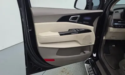 Kia Canival 2023, 59442 км, за 20808.72 USD - фото 25