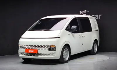 Hyundai Staria · 2025 год