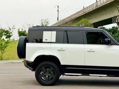 Land Rover Defender 2024, 10000 км, за 96819.78 USD
