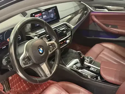 BMW 5 Series 2018, 140000 км, за 18690.26 USD