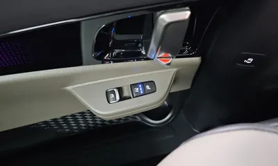 Kia Canival 2024, 42858 км, за 28623.5 USD - фото 33