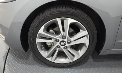 Hyundai Avante 2017, 90845 км, за 6049.97 USD