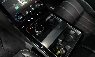 Land Rover Range Rover Velar 2018, 88167 км, за 19048.86 USD - фото 9