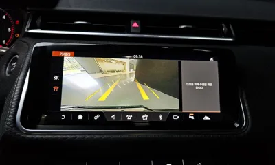 Land Rover Range Rover Velar 2018, 88167 км, за 19048.86 USD - фото 15