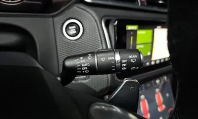 Land Rover Range Rover Velar 2018, 88167 км, за 19048.86 USD - фото 16
