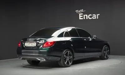 Mercedes-Benz C-Class 2019, 60636 км, за 32496.9 USD - фото 2