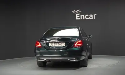 Mercedes-Benz C-Class 2019, 60636 км, за 32496.9 USD - фото 4