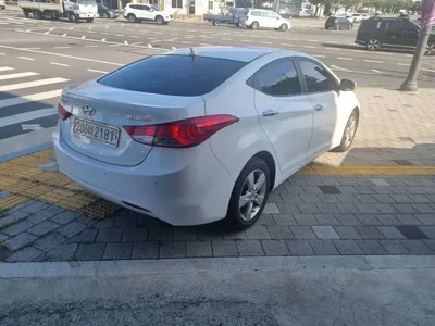 Hyundai Avante 2012, 122310 км, за 2966.88 USD