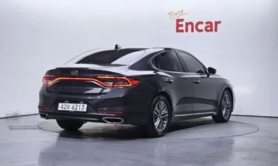 Hyundai Grandeur 2018, 70440 км, за 9382.23 USD