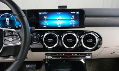 Mercedes-Benz A-Class 2021, 46290 км, за 13651.43 USD - фото 13